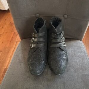 Women’s Naot Calima Black Crackle Leather/ Nubuck Ankle Boots Booties Sz 42